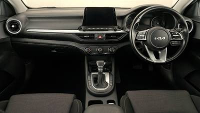 2021 KIA CERATO interior