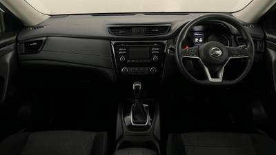 2018 NISSAN X-TRAIL interior