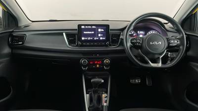 2022 KIA RIO interior