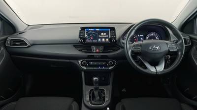 2018 HYUNDAI I30 interior