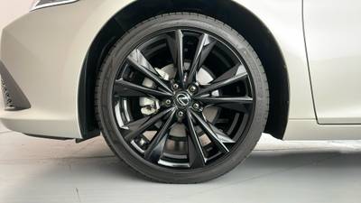 2025 LEXUS ES300h gallery