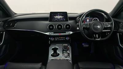 2019 KIA STINGER interior