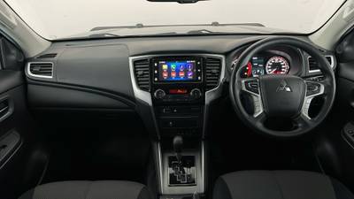 2019 MITSUBISHI TRITON interior