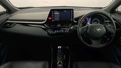 2021 TOYOTA C-HR interior