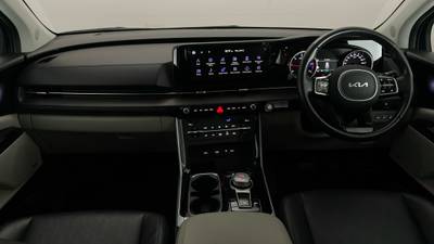 2022 KIA CARNIVAL interior