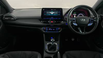 2021 HYUNDAI I30 interior