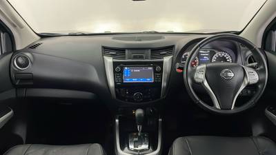 2017 NISSAN NAVARA interior