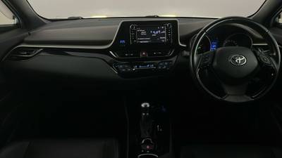 2018 TOYOTA C-HR interior