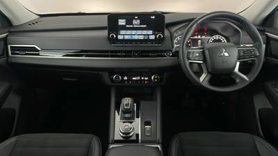 2023 Mitsubishi Outlander interior