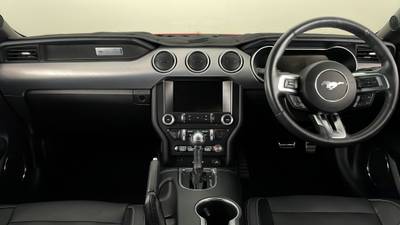 2018 FORD MUSTANG interior