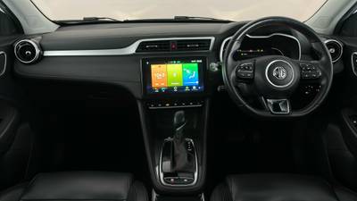 2020 MG ZST interior