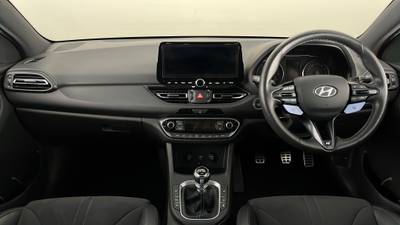 2022 HYUNDAI I30 interior