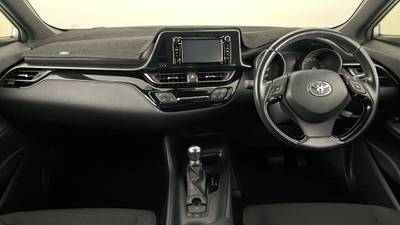 2018 TOYOTA C-HR interior