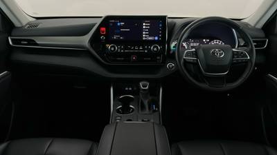 2023 TOYOTA KLUGER interior