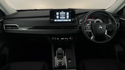 2022 MITSUBISHI OUTLANDER interior