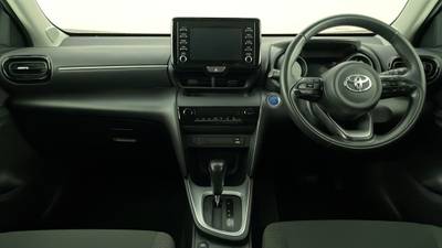 2021 TOYOTA YARIS CROSS interior