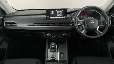 2022 MITSUBISHI OUTLANDER interior