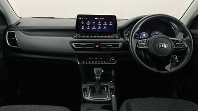 2021 KIA SELTOS interior