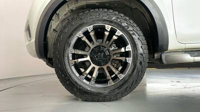 2019 NISSAN NAVARA gallery