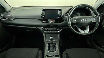 2020 HYUNDAI I30 interior