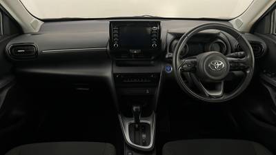 2022 TOYOTA YARIS CROSS interior