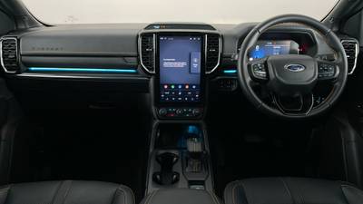 2025 FORD EVEREST interior