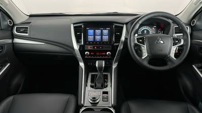 2022 MITSUBISHI PAJERO SPORT interior