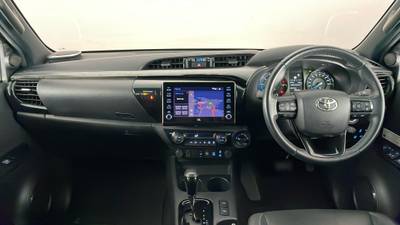 2021 TOYOTA HILUX interior