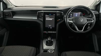 2023 VOLKSWAGEN AMAROK interior