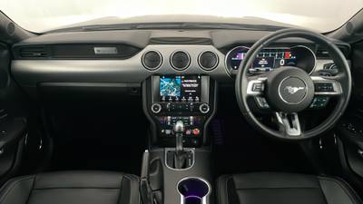 2018 FORD MUSTANG interior
