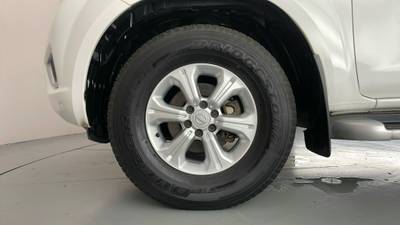2015 NISSAN NAVARA gallery