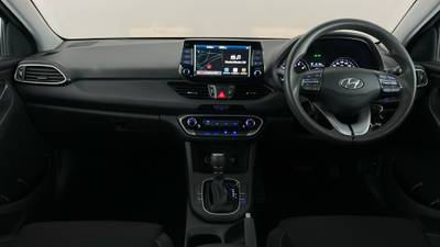 2017 HYUNDAI I30 interior