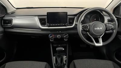 2022 KIA STONIC interior