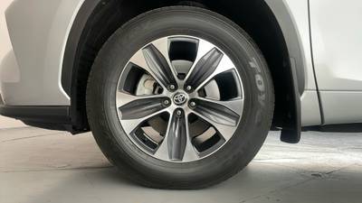 2024 TOYOTA KLUGER gallery