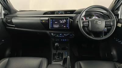2020 TOYOTA HILUX interior