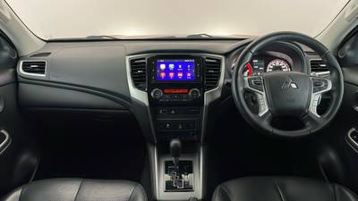 2021 MITSUBISHI TRITON interior