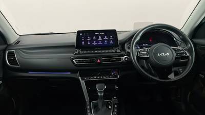 2021 KIA SELTOS interior