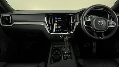 2019 VOLVO S60 interior