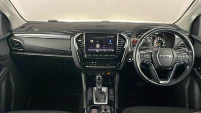 2021 ISUZU MU-X interior