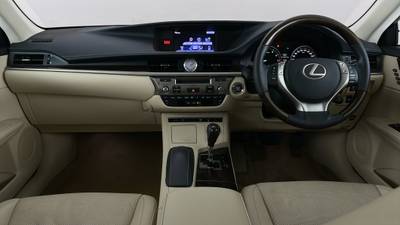 2013 LEXUS ES350 interior