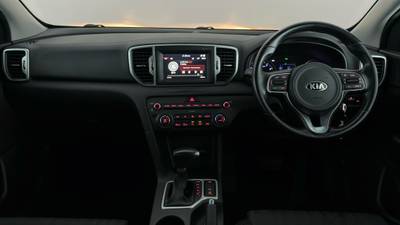 2018 KIA SPORTAGE interior