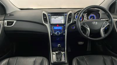 2016 HYUNDAI I30 interior