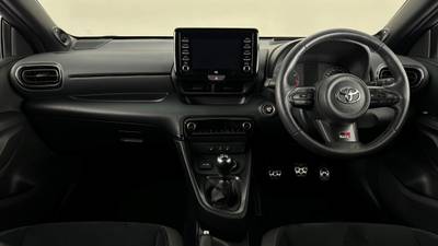2021 TOYOTA YARIS interior