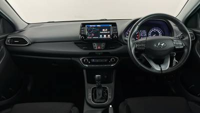 2020 HYUNDAI I30 interior