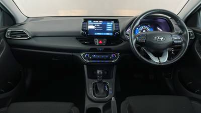 2020 HYUNDAI I30 interior