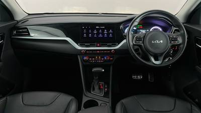 2022 KIA NIRO interior