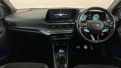 2022 HYUNDAI I20 interior