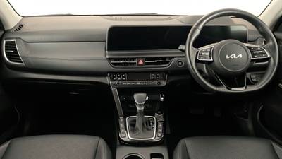 2023 KIA SELTOS interior