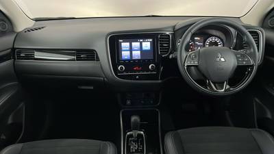 2020 MITSUBISHI OUTLANDER interior