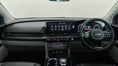 2022 KIA CARNIVAL interior